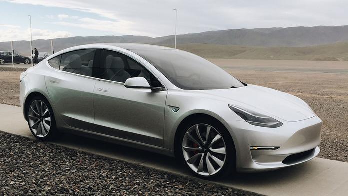 Tesla ztratila post americké jedničky, vystřídalo ji General Motors