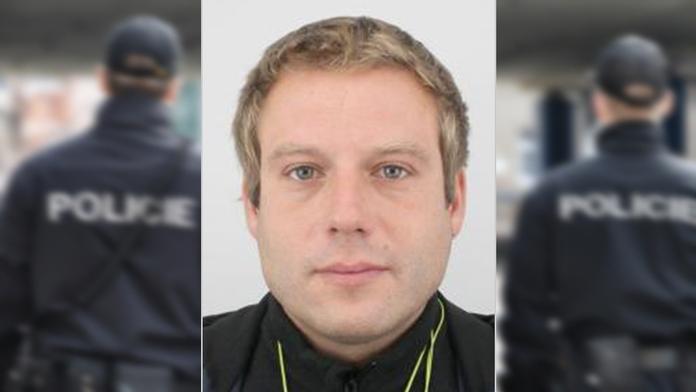 Muž z Lounska je podezřelý ze zneužití dítěte, hledá ho policie