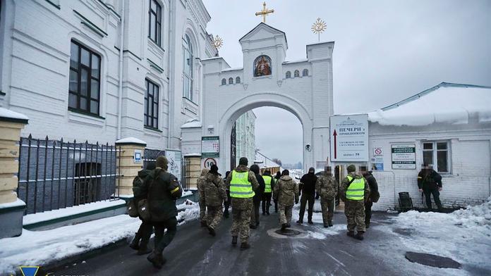 Zpívali o matičce Rusi. Následovaly razie tajné služby v ukrajinských kostelech
