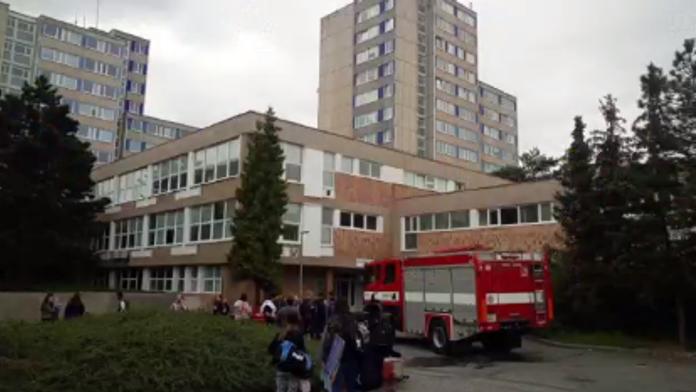 V Plzni vypukl požár na internátu. Pohotový student zabránil neštěstí