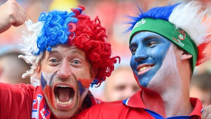 Komplikace pro české fanoušky! Vlastní letadlo do Baku nevypraví