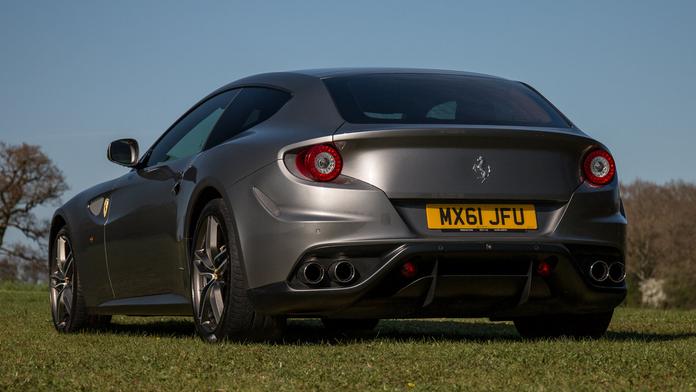  Ferrari FF