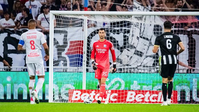 Greifův famózní debut v Lyonu. Zachránil tři body, chválí jej trenéři i spoluhráči