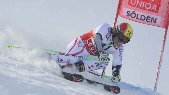 Hirscher a spol. jeli obří slalom pro mrtvého kamaráda