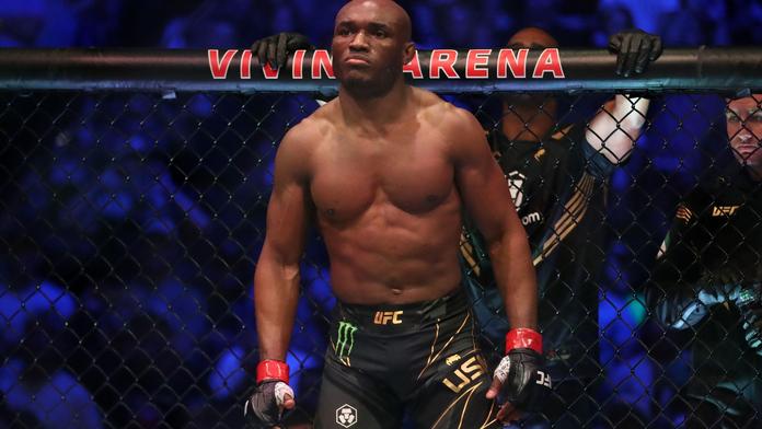 Na UFC 286 se představí kontroverzní hvězdy, které testovaly ruské zbraně