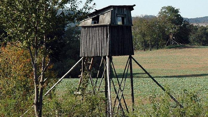 Manželský pár omylem znásilnil myslivce