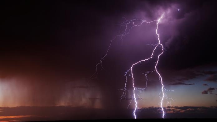 Meteorologové se spletli, silné bouřky přijdou už v neděli!
