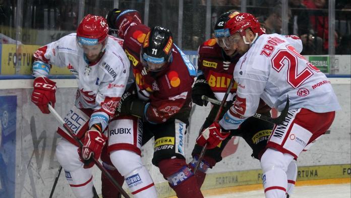Třinec v pátém duelu vyškolil Spartu a je krůček od extraligového titulu