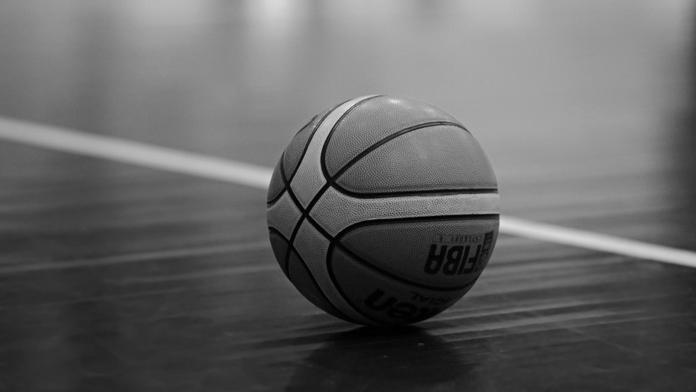 basketbalový míč - ilustrační foto