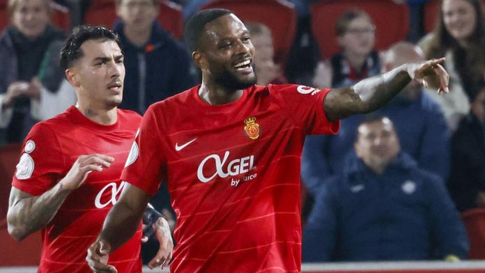 Cyle Larin slaví gól proti Gironě
