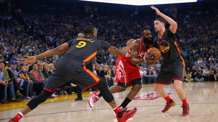 Ani skvělý Harden Golden State nezastavil. Rekord je na spadnutí