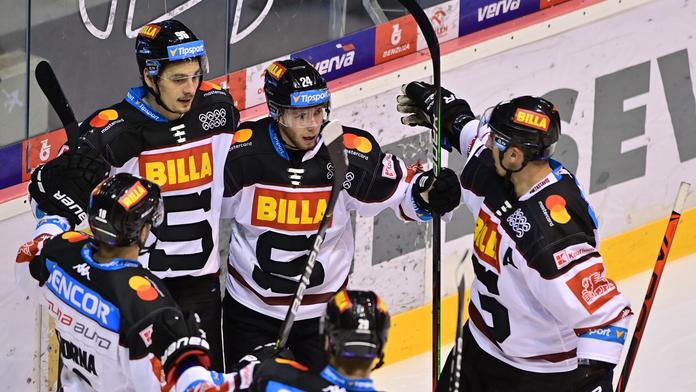 Sparta se drží stále v čele extraligy! Olomouc překvapila Liberec