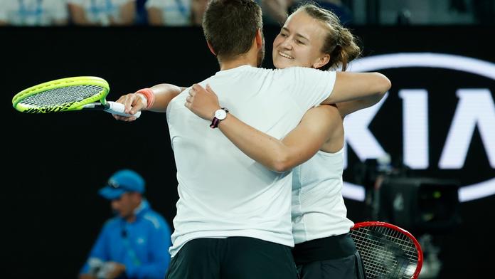 Krejčíková vyměnila chlapa a znovu bere titul! Finále rozťal supertiebreak