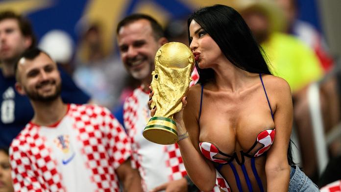 Chorvatská senzace je zpět! Slavná fanynka ukázala odvážný outfit