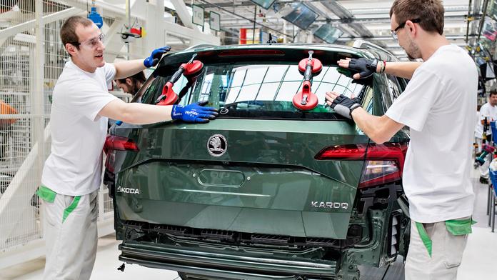 Obří plat pro zaměstnance Škody. Dostanou tučné bonusy