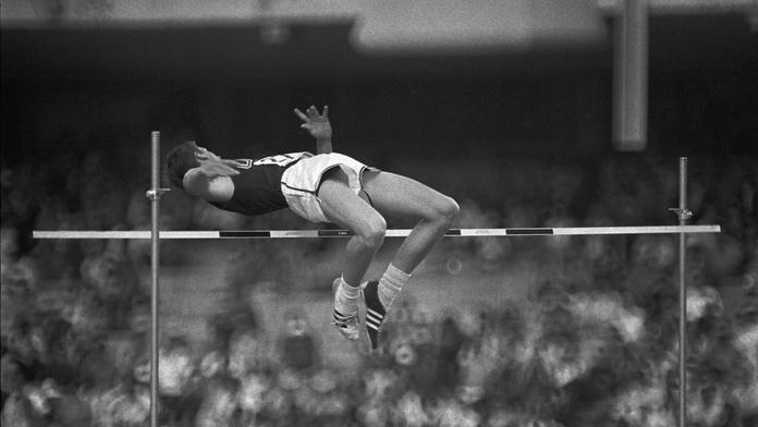 Zemřel legendární výškař Dick Fosbury. Do sportu vnesl inovativní novinku