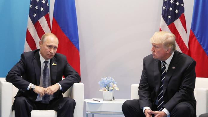 Putin, nebo Trump? Průzkum ukázal, komu Češi věří více