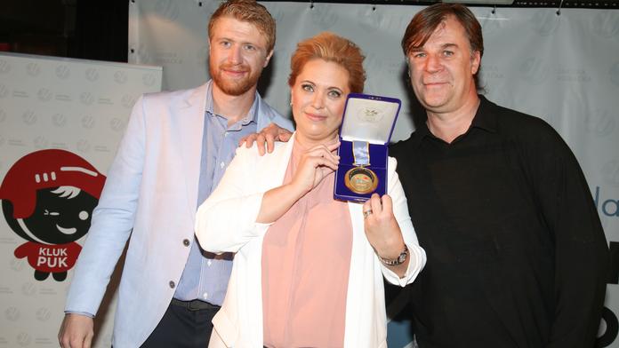 Hrdina z Nagana věnoval nadaci Jakuba Voráčka zlatou medaili!
