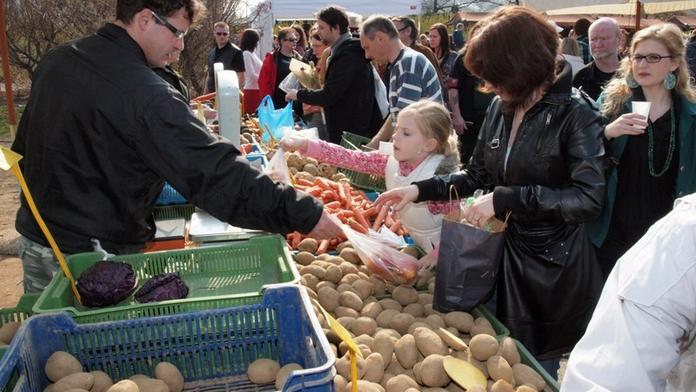 Kontroly na farmářských trzích: Každá čtvrtá dopadla hrozivě