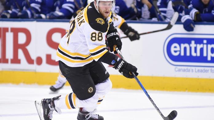 Pastrňák si připsal asistenci, ale prohře Bostonu nezabránil