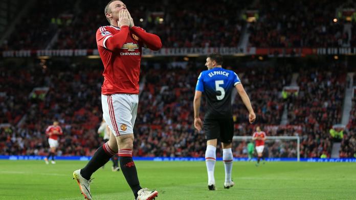 United si zajistili poháry, Rooney dal na Old Trafford 100. gól!