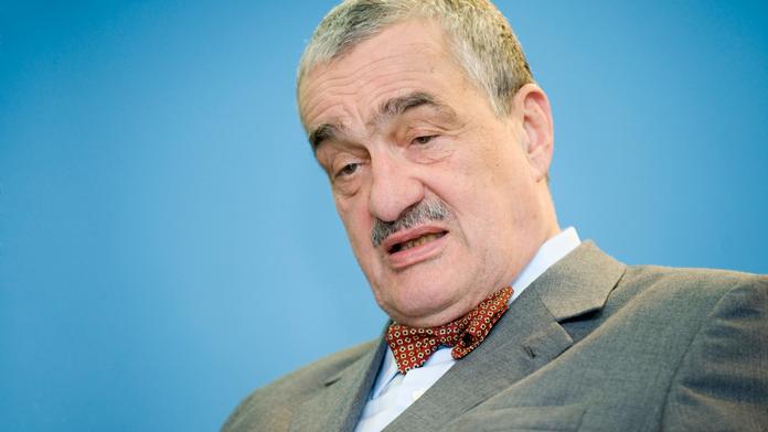 Schwarzenberg obviňuje ODS: Chtějí Kalouska slavnostně upálit!