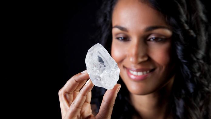 Obří diamant jde do aukce. Jeho cena vám vyrazí dech!