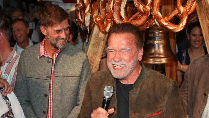 Jürgen Klopp a Arnold Schwarzenegger na slavnostech v Kitzbühelu