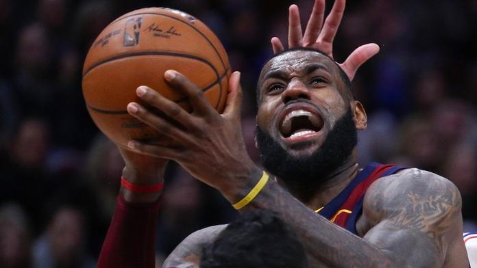 LeBronovi zkazili narozeniny. Na prokletém hřišti nevyhrál 7 let!