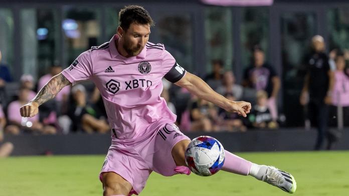 Lionel Messi skóruje v dresu Interu Miami