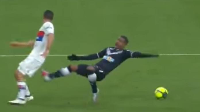 Simulant století? Přestupový terč Arsenalu se pěkně zostudil! VIDEO