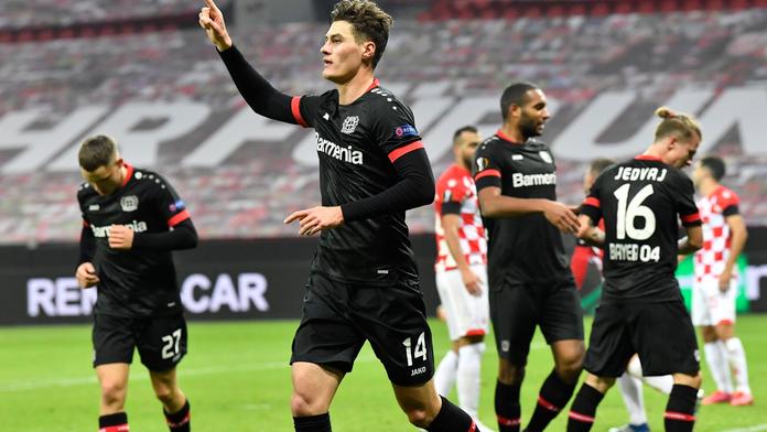 Leverkusen i po supergólu Schicka padl s Bayernem! Ten jde do čela