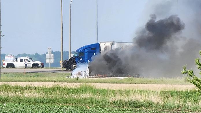 V Kanadě se srazil kamion s mikrobusem, zemřelo 15 lidí