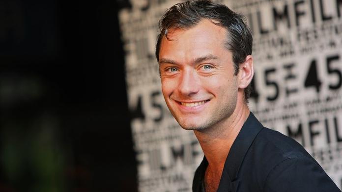 TO BUDE TRHÁK! Jude Law ŽALUJE The Sun kvůli odposlechům!