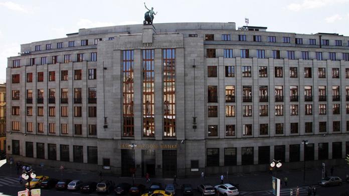 HN: Euro za 28 korun! Taková je realita v českých bankách