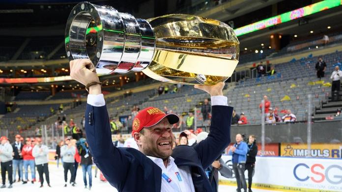 V Pardubicích tiká bomba. Varaďa by měl nahradit Rulíka, ten zamíří do Sparty