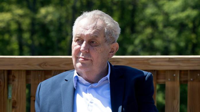 Nemocnice řeší žádost šéfa Senátu o stavu prezidenta Miloše Zemana