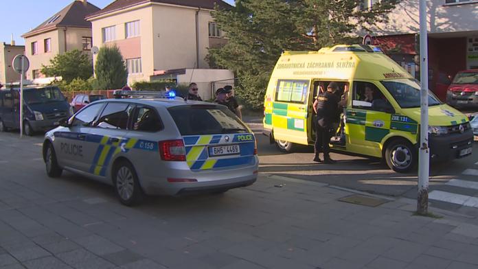 Chlapec (6) vběhl přímo pod auto. Těžce zraněný skončil v nemocnici