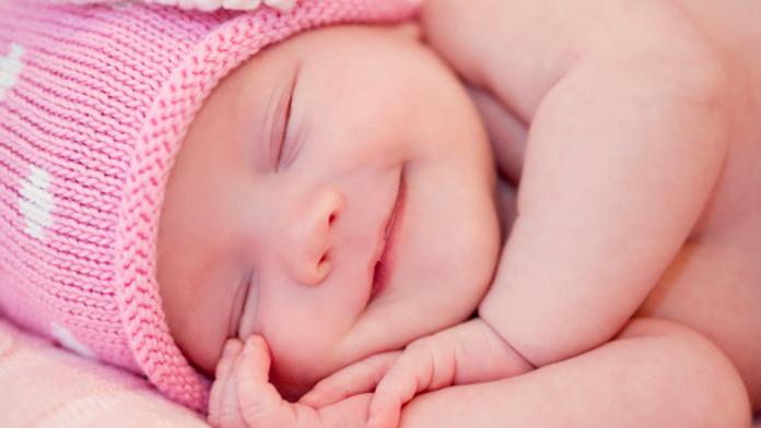 Holčička (6) porodila vlastní sestru, řídila se návodem ze seriálu