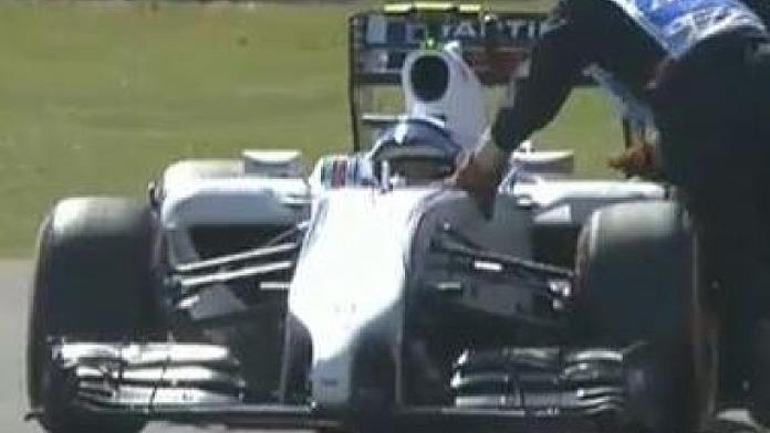 Sexy Susie nedojela, Massa havaroval. Williams si doma uřízl ostudu