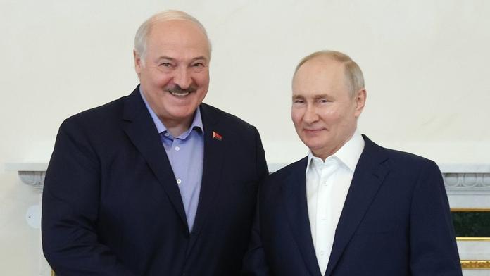 Putin a Lukašenko uzavřeli novou dohodu. Její součástí jsou ničivé zbraně Orešnik
