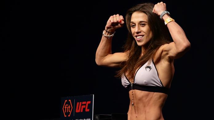 MMA kráska se definitivně loučí s kariérou. Zranění jí zhatilo comeback