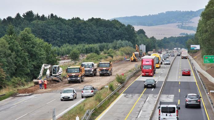 O třetinu rychlejší stavba českých dálnic? Poslanci udělali důležitý krok