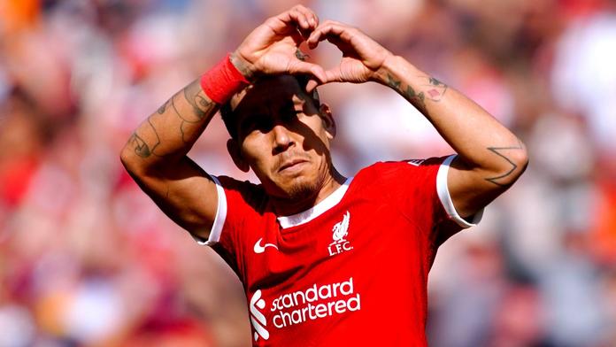 Těžké dny pro bývalou hvězdu Liverpoolu. Na infarkt jí zemřel otec