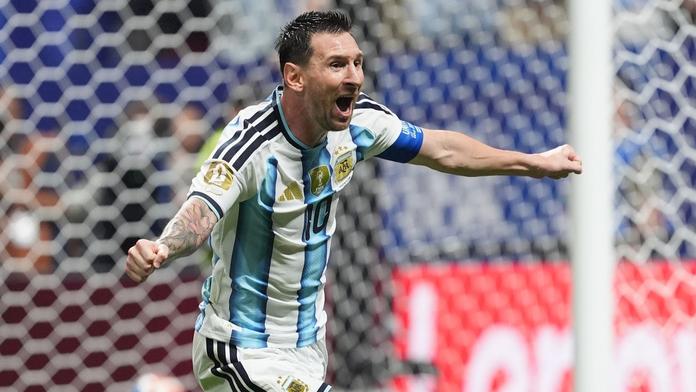 Lionel Messi se raduje z gólu