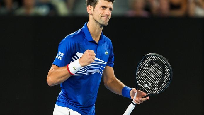 Djokovič vítězí i doma. K parádní výměně nepotřeboval ani raketu