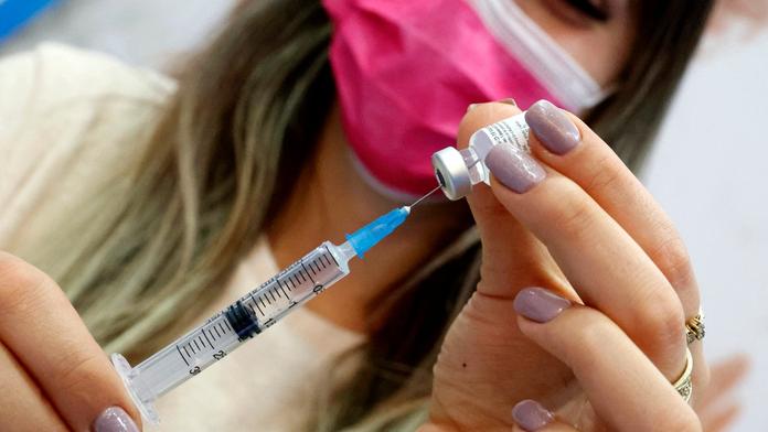 Izraelská studie potvrdila 94% účinnost vakcíny Pfizer