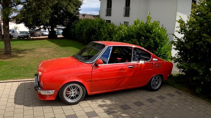 Nadupaná Škoda 110 R šokovala na Nürburgringu. Smázla i Lamborghini