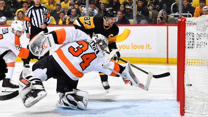 Flyers schytali na úvod play off děsivý debakl. Crosby dal hattrick