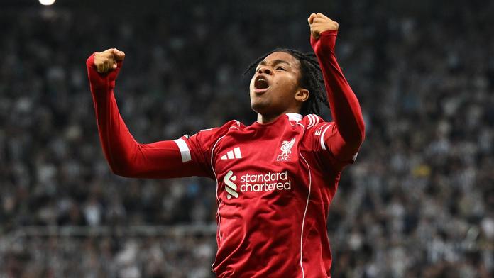 Liverpool spasil zázračný mladík. Reds mu měsíčně platí almužnu, cílí na Zlatý míč